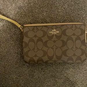 Coach wristlet wallet